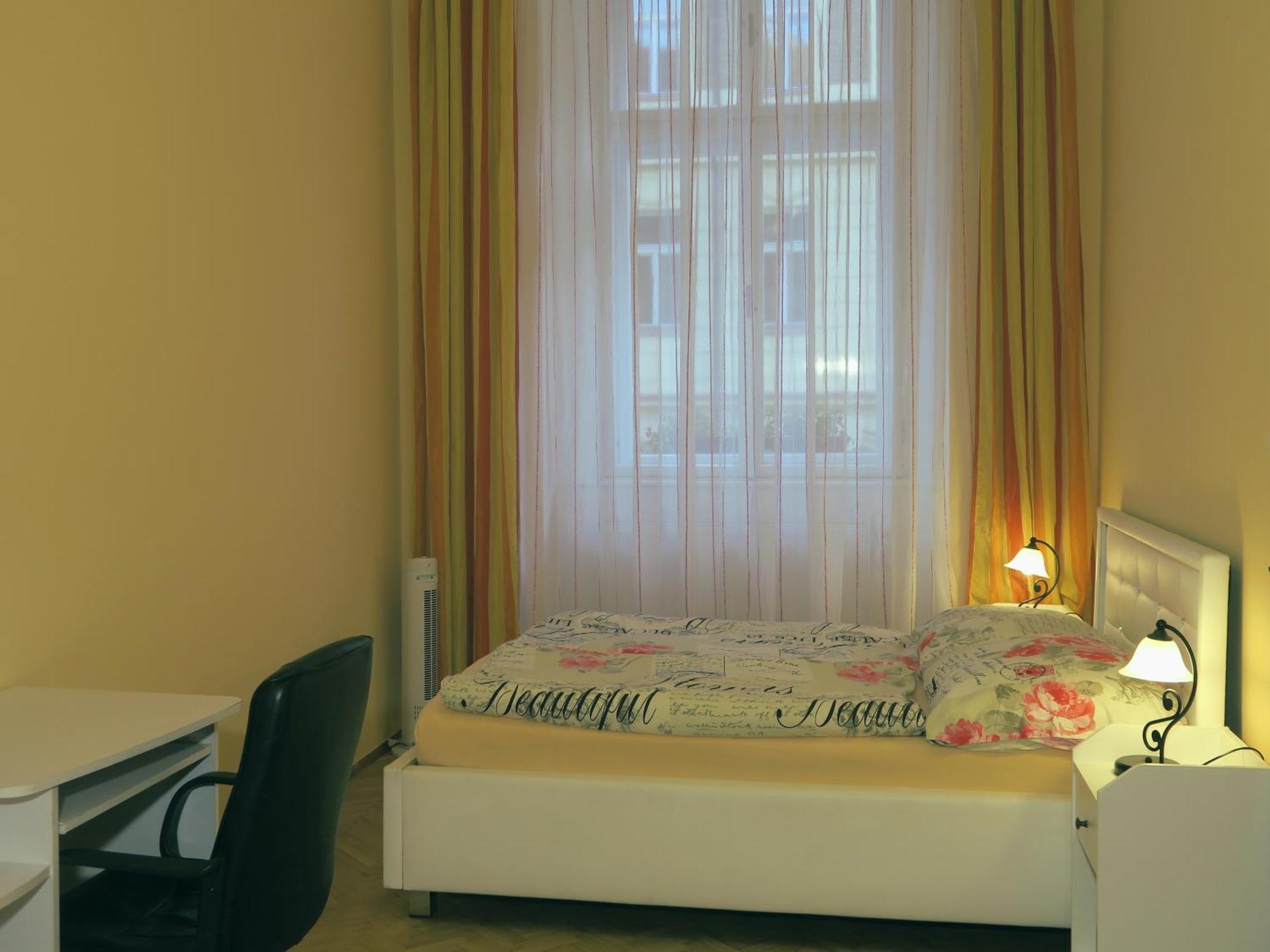 Apartment Near Lesser Town Prague